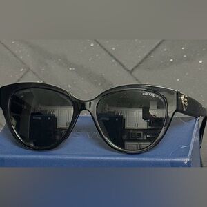 Chanel Heart Logo Cat-Eye Sunglasses – Authentic